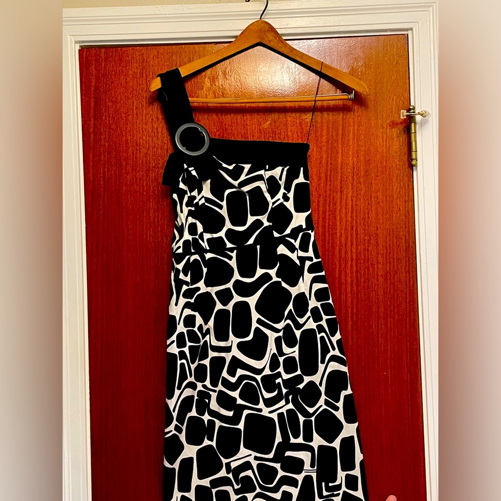 Black and white giraffe print dress